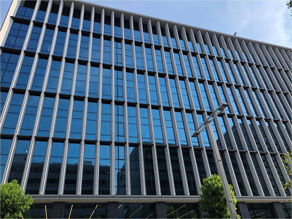 名古屋の銀行ビル