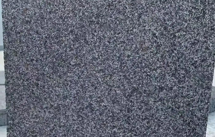 如何提高芝麻黑石材的光泽度呢?